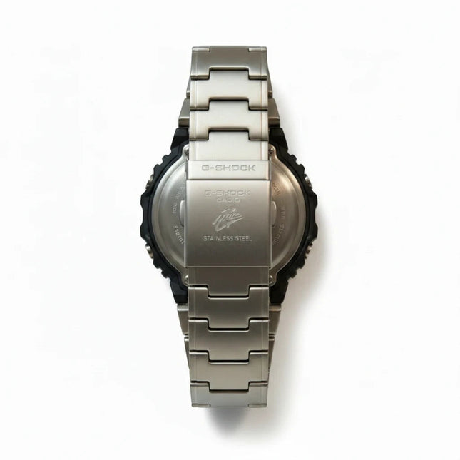 Fondello in acciaio inossidabile dell'orologio Tempo A Tempo Casio G-Shock con chiusura del bracciale
