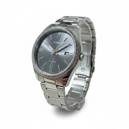 Tempo A Tempo Casio MTP1302PD-1A1VEF men's analog watch with a grey dial, stainless steel case, and date display.