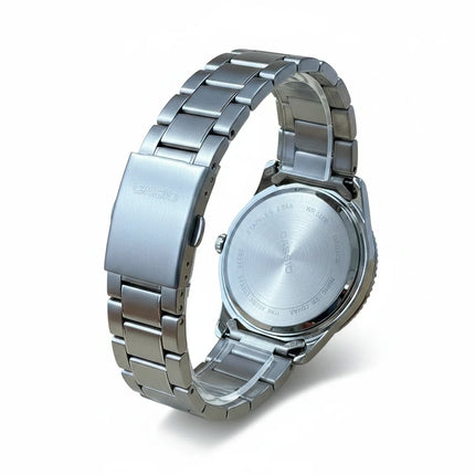 Tempo A Tempo Casio MTP1302PD-2AVEF watch showing the stainless steel bracelet and case back detail.