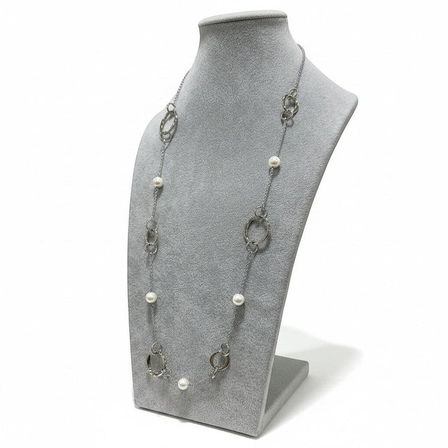 Collana Tempo A Tempo in acciaio 316L color argento con perle di conchiglia e maglie ad anello, lunghezza 50 cm.