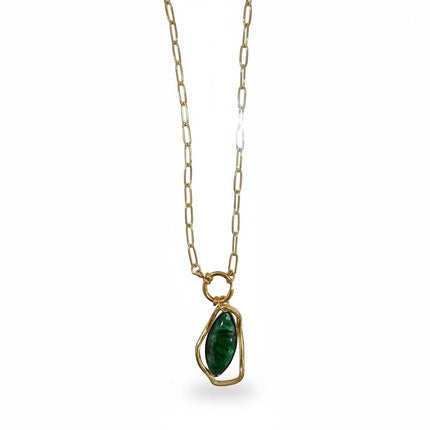 Tempo A Tempo collana da donna con ciondolo ovale in resina verde smeraldo e catena paperclip in acciaio dorato.