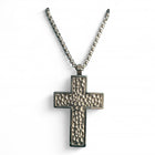 Collana uomo Tempo A Tempo in acciaio anallergico con ciondolo a croce dalla superficie martellata, catena da 50cm.