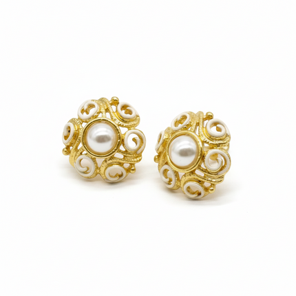 Tempo A Tempo baroque-style gold earrings with white enamel swirls and a central pearl. Vintage design.