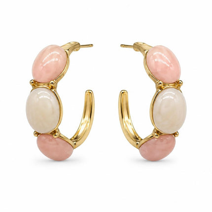 Orecchini a cerchio Tempo A Tempo in acciaio dorato con cabochon in resina rosa e bianco, design elegante e moderno.