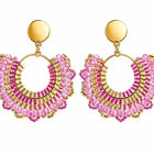 Tempo A Tempo Orecchini Shelly cerchio pendenti perline rosa e cristalli fucsia, base dorata, acciaio inossidabile.