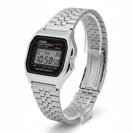 Orologio Casio A159WA-N1DF in acciaio color argento, vista ravvicinata della cassa digitale