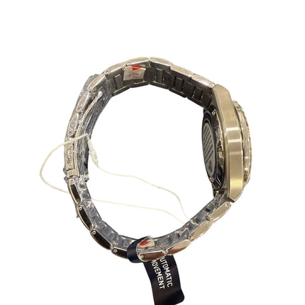 Orologio uomo Maserati Velocità con bracciale in acciaio inox visto dal retro, Tempo A Tempo