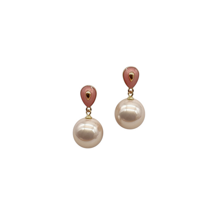 Tempo A Tempo elegant drop earrings with pink pearlised enamel and gold pearl pendant. Gold metal.