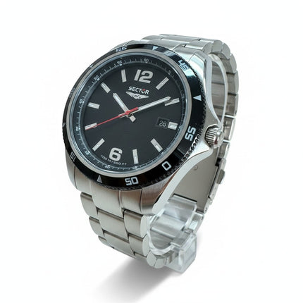 Orologio da uomo Sector 650 43mm in acciaio con quadrante nero, bracciale in acciaio e datario. Resistente all'acqua 100M.