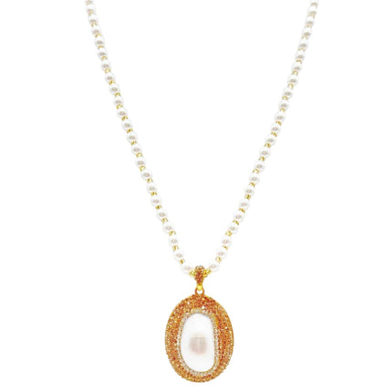 Tempo A Tempo Shelly pearl necklace with a gold-tone oval pendant featuring sparkling rhinestones, 50cm length