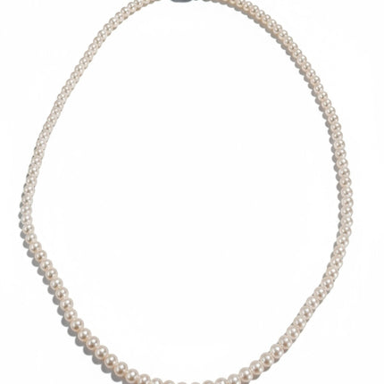 Tempo A Tempo Shelly necklace featuring pink glass pearls and a magnetic clasp with zircon accents