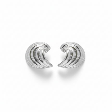 Tempo A Tempo silver wave clip-on earrings, shiny metal, vintage chic design, hypoallergenic.