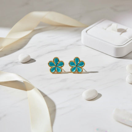 Tempo A Tempo Shelly turquoise enamel 5-petal flower stud earrings in gold-tone metal, 2cm