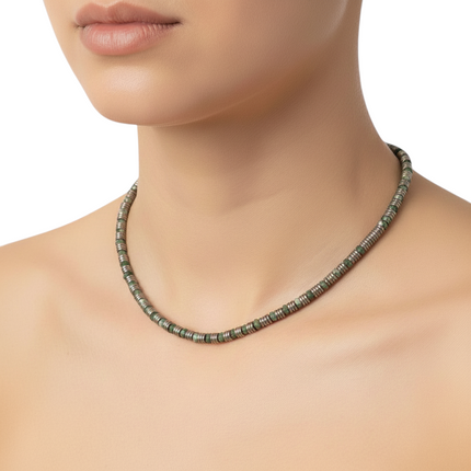 Tempo A Tempo unisex choker necklace with small green beads and silver-tone spacer beads, made of hypoallergenic 316L steel with a vintage worn effect.