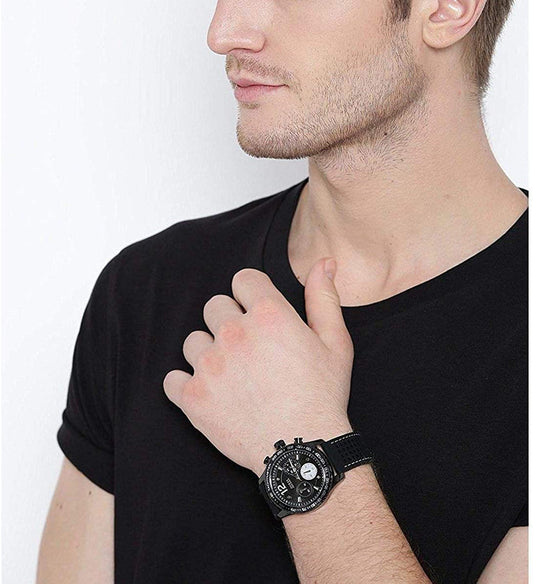 GUESS orologio da polso cronografo sportivo cinturino in silicone nero tattico per uomo W0971G1